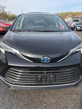 2023 Toyota Sienna Platinum 7 Passenger
