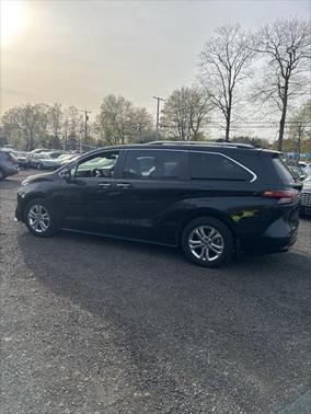2023 Toyota Sienna Platinum 7 Passenger