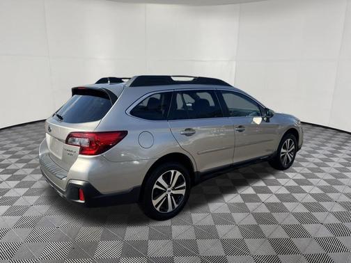 Tungsten Metallic 2018 Subaru Outback 3.6R Limited