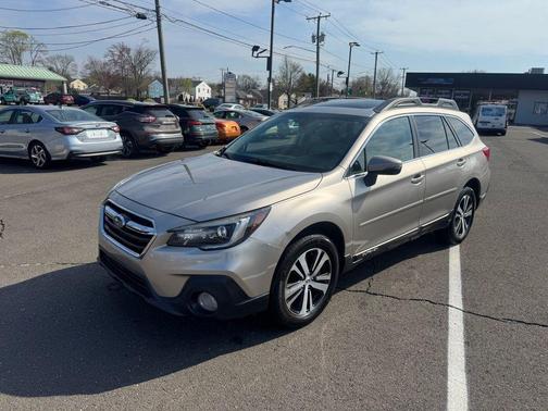 Tungsten Metallic 2018 Subaru Outback 3.6R Limited