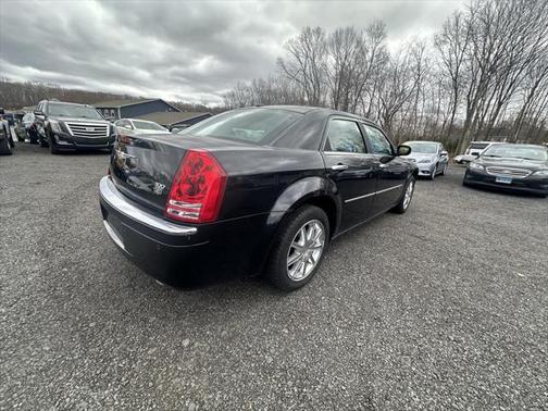 2010 Chrysler 300C Base