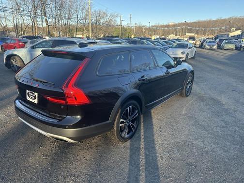 2018 Volvo V90 Cross Country T5