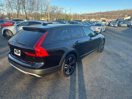 2018 Volvo V90 Cross Country T5