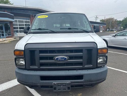 Oxford White 2014 Ford E350 Super Duty XL