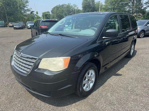 2010 Chrysler Town & Country New LX