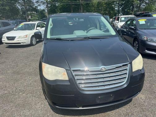 2010 Chrysler Town & Country New LX