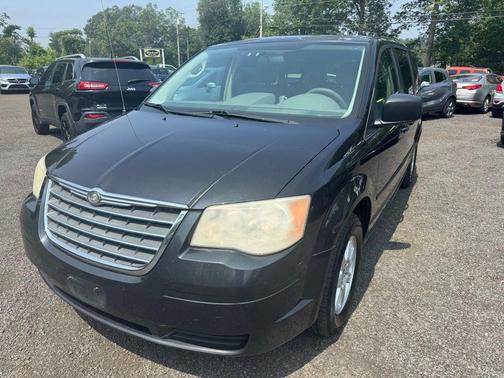 2010 Chrysler Town & Country New LX