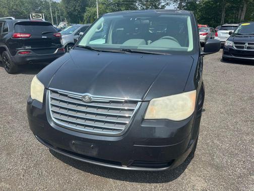 2010 Chrysler Town & Country New LX
