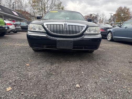 2011 Lincoln Town Car Signature