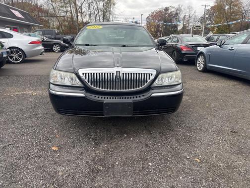 2011 Lincoln Town Car Signature