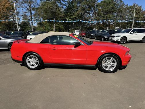 2011 Ford Mustang V6