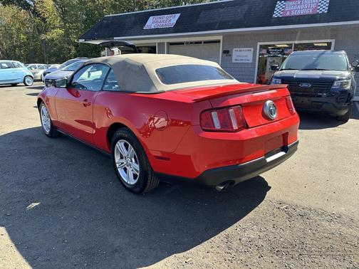 2011 Ford Mustang V6