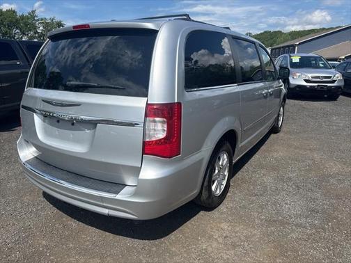 2012 Chrysler Town & Country Touring