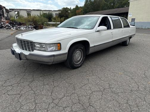 1995 Cadillac Fleetwood Standard