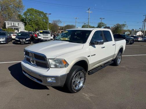 Bright White Clearcoat/Mineral Gray Metallic CC 2010 Dodge Ram 1500 Laramie