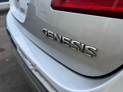 2012 Hyundai Genesis 3.8