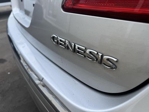 2012 Hyundai Genesis 3.8