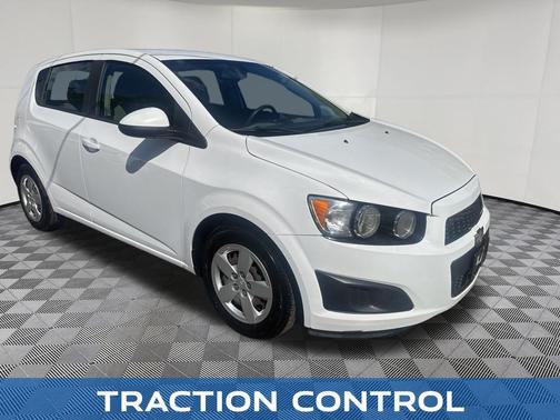 Summit White 2014 Chevrolet Sonic LS