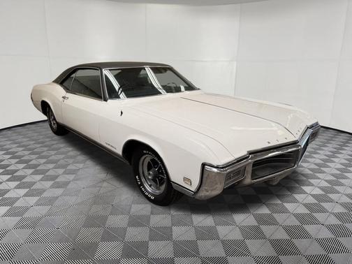 White 1969 Buick Riviera