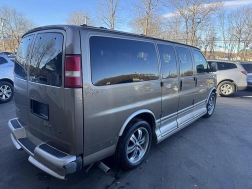 2004 Chevrolet Express 1500 Base