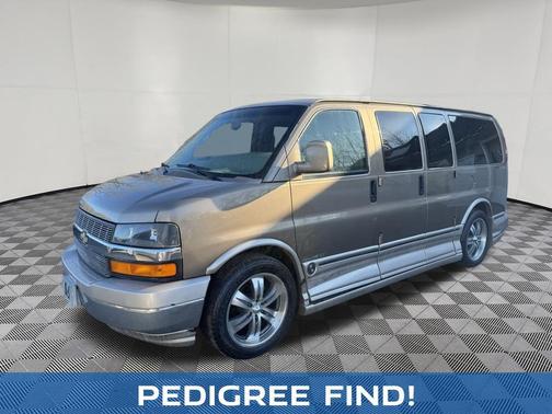 Sandalwood Metallic 2004 Chevrolet Express 1500 Base