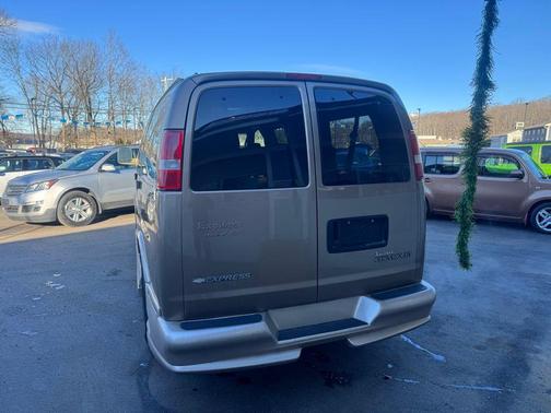 2004 Chevrolet Express 1500 Base