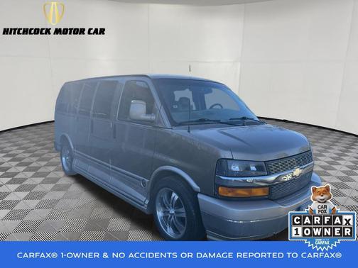 Sandalwood Metallic 2004 Chevrolet Express 1500 Base