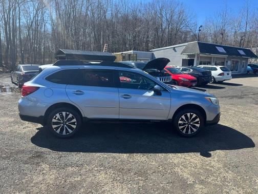 Ice Silver Metallic 2016 Subaru Outback 2.5i Limited