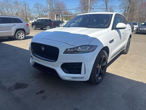 Polaris White 2017 Jaguar F-PACE 35t R-Sport