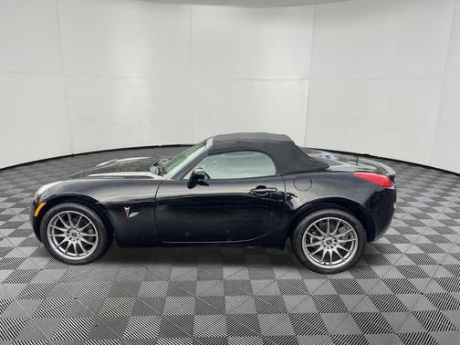 Mysterious (Black) 2007 Pontiac Solstice GXP
