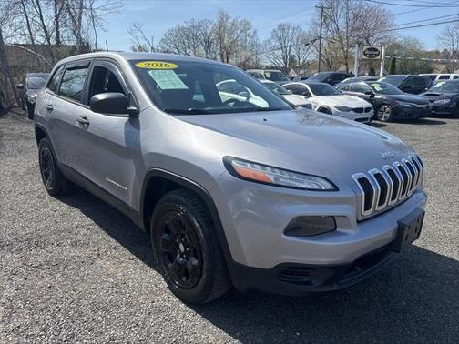 2016 Jeep Cherokee Sport
