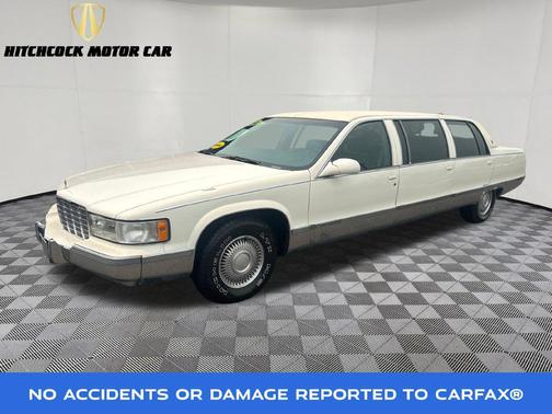 White 1995 Cadillac Fleetwood Standard