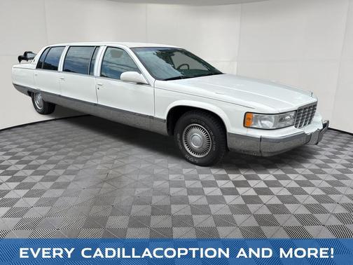 White 1995 Cadillac Fleetwood Standard
