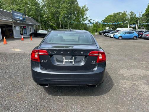 Gray Metallic 2015 Volvo S60 T5 Platinum