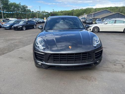 Volcano Grey Metallic 2017 Porsche Macan Macan