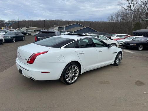 White 2013 Jaguar XJ Base