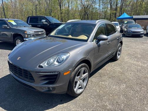 Agate Gray Metallic 2016 Porsche Macan Macan S
