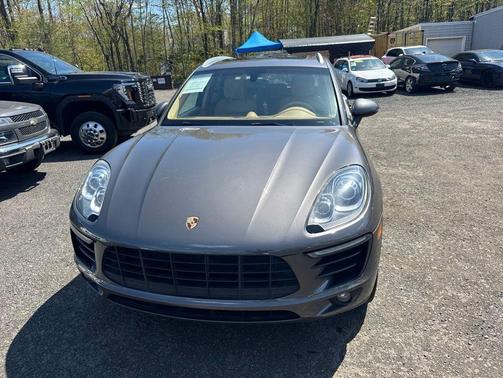 Agate Gray Metallic 2016 Porsche Macan Macan S