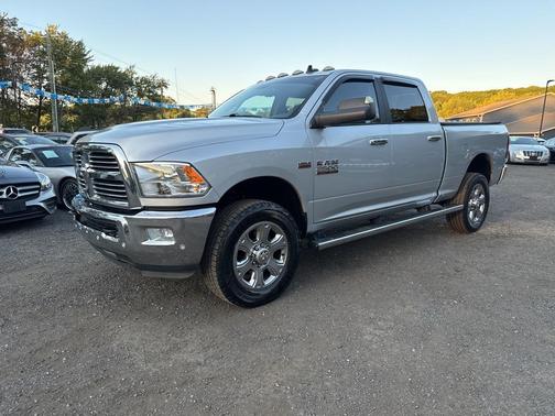 2017 RAM 2500 Big Horn Crew Cab 4x4 6'4' Box