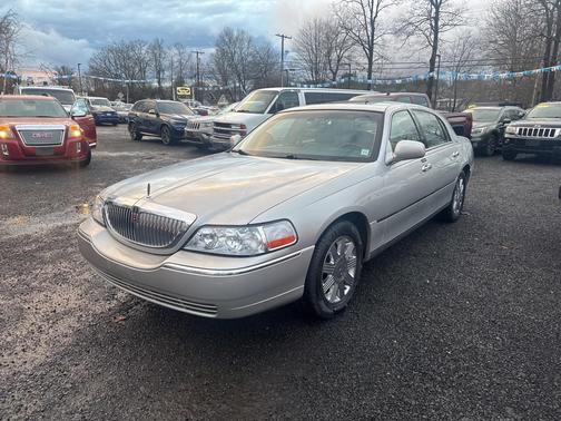 2005 Lincoln Town Car Signature