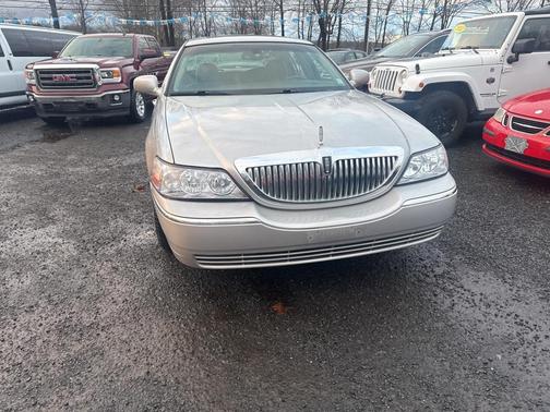 2005 Lincoln Town Car Signature