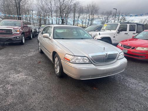 2005 Lincoln Town Car Signature