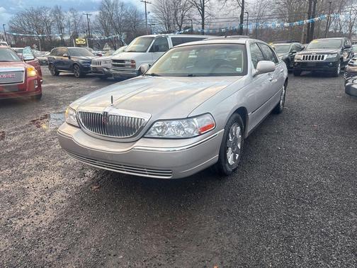 2005 Lincoln Town Car Signature