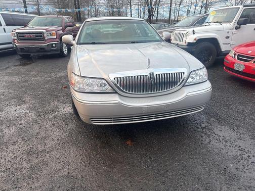 2005 Lincoln Town Car Signature