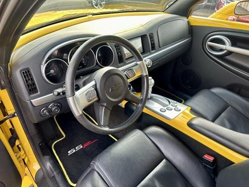 2004 Chevrolet SSR Base
