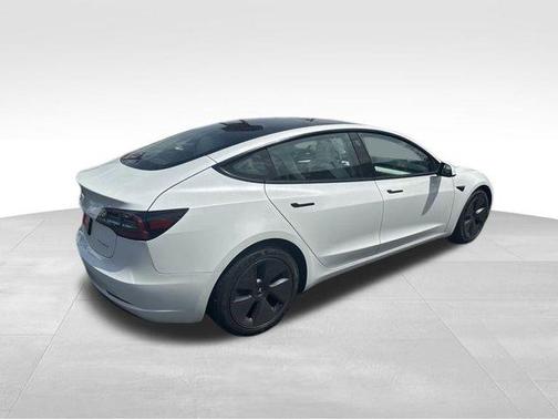 Pearl White Multi-Coat 2023 Tesla Model 3 Long Range