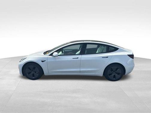 Pearl White Multi-Coat 2023 Tesla Model 3 Long Range