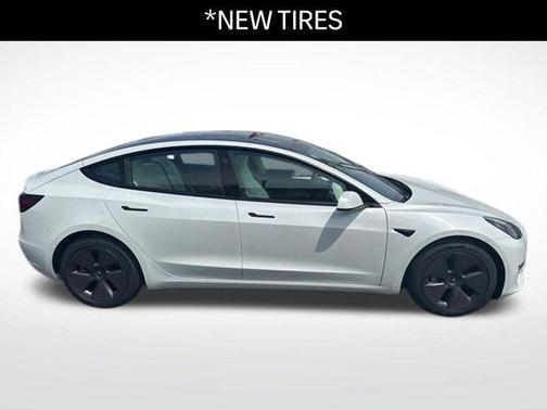 Pearl White Multi-Coat 2023 Tesla Model 3 Long Range