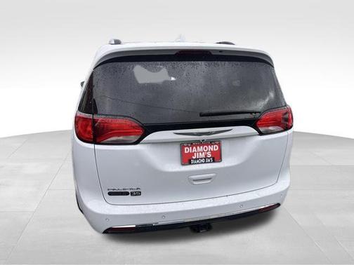 2020 Chrysler Pacifica Touring-L Plus