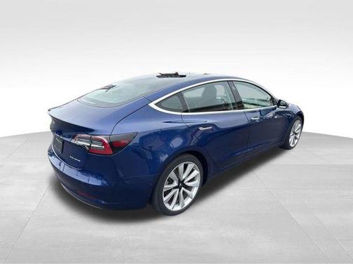 Deep Blue Metallic 2018 Tesla Model 3 Long Range